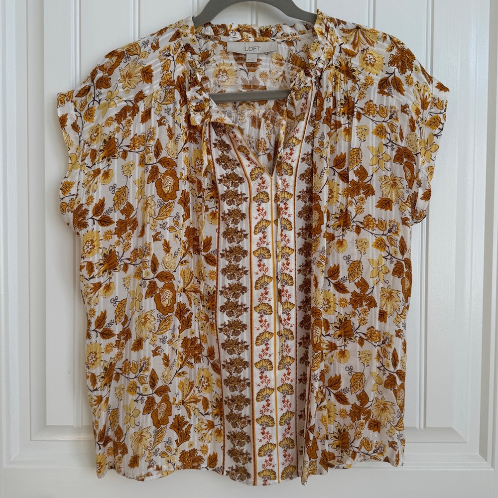 LOFT - short sleeved blouse - fall colors/leaf and floral print - Size Medium